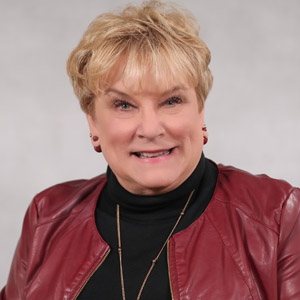 朱迪·亨宁，教育学博士。