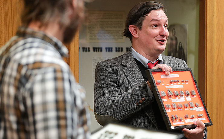 历史 students studying