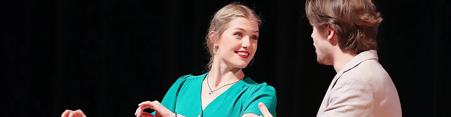 太阳城娱乐官网 剧院 学生